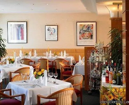 Sachsenpark-hotel 4*