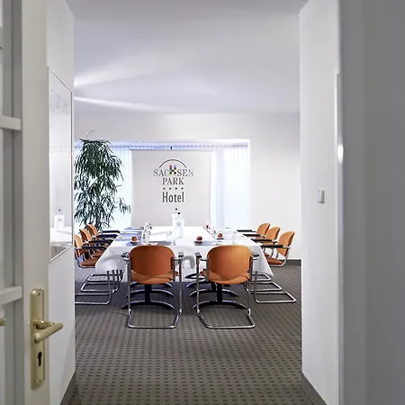 Sachsenpark-hotel Hotel 4*